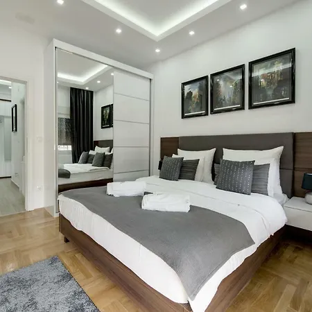 Apartment Centar President